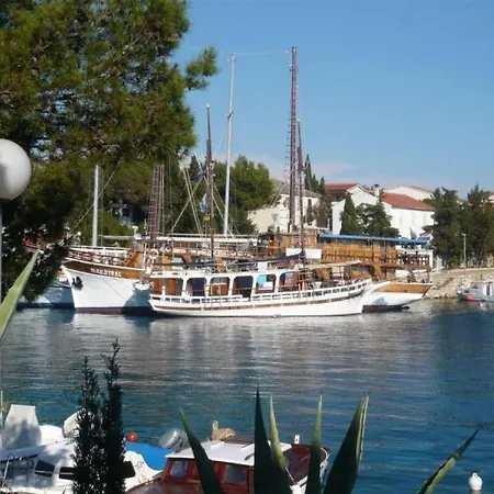 Mit Terrasse Im Ersten Stock Des Hauses By Interhome Appartamento Mandre